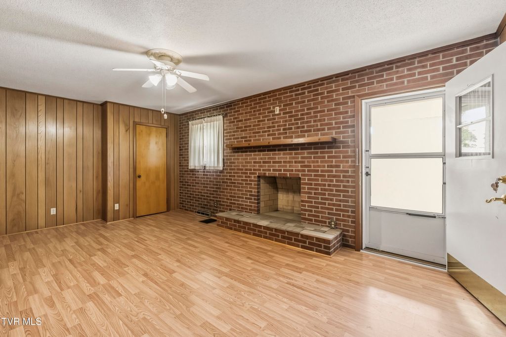 Photo of 595 Allens Bridge Road, Greeneville, TN 37743 (MLS # 9995743)