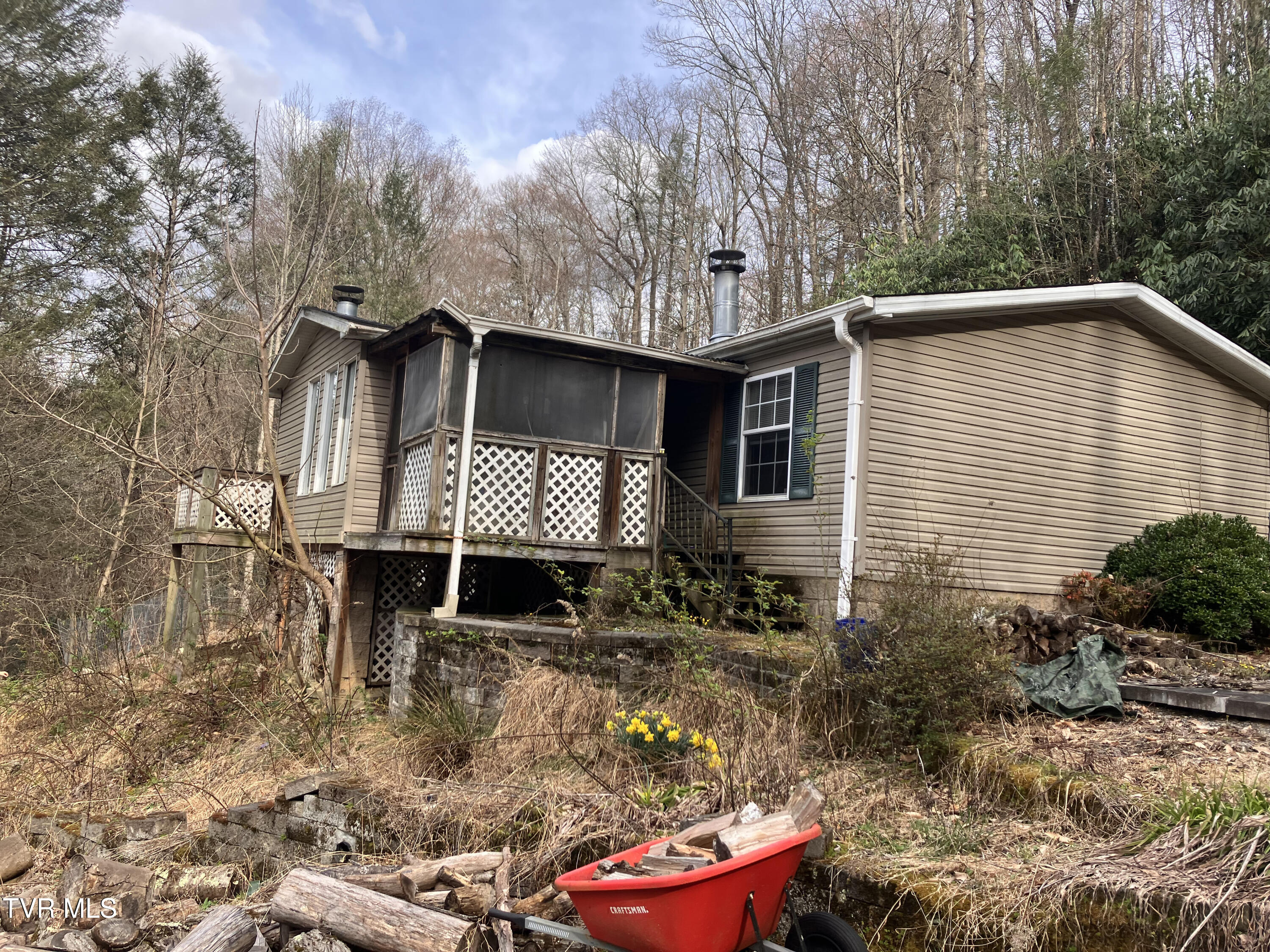 197 Dave Simerly Road, Hampton, Tennessee image 2