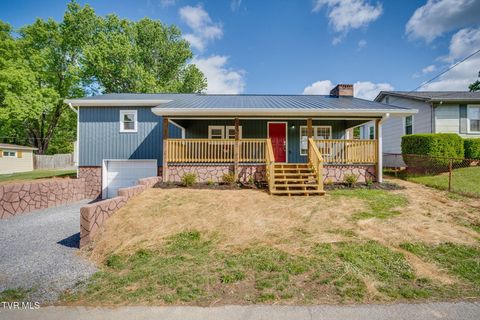 Photo of 306 Hemlock Street, Mount Carmel, TN 37645 (MLS # 9994746)
