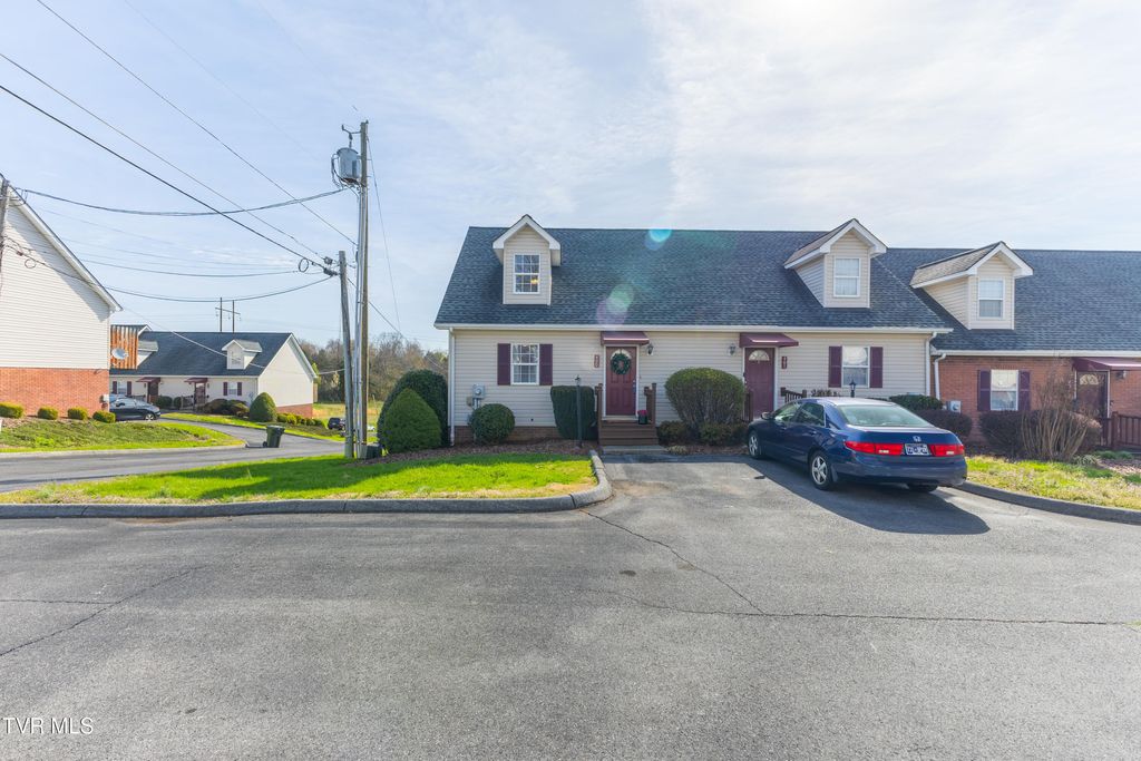 Photo of 400 Hallbrook Drive # 17, Gray, TN 37615 (MLS # 9992827)