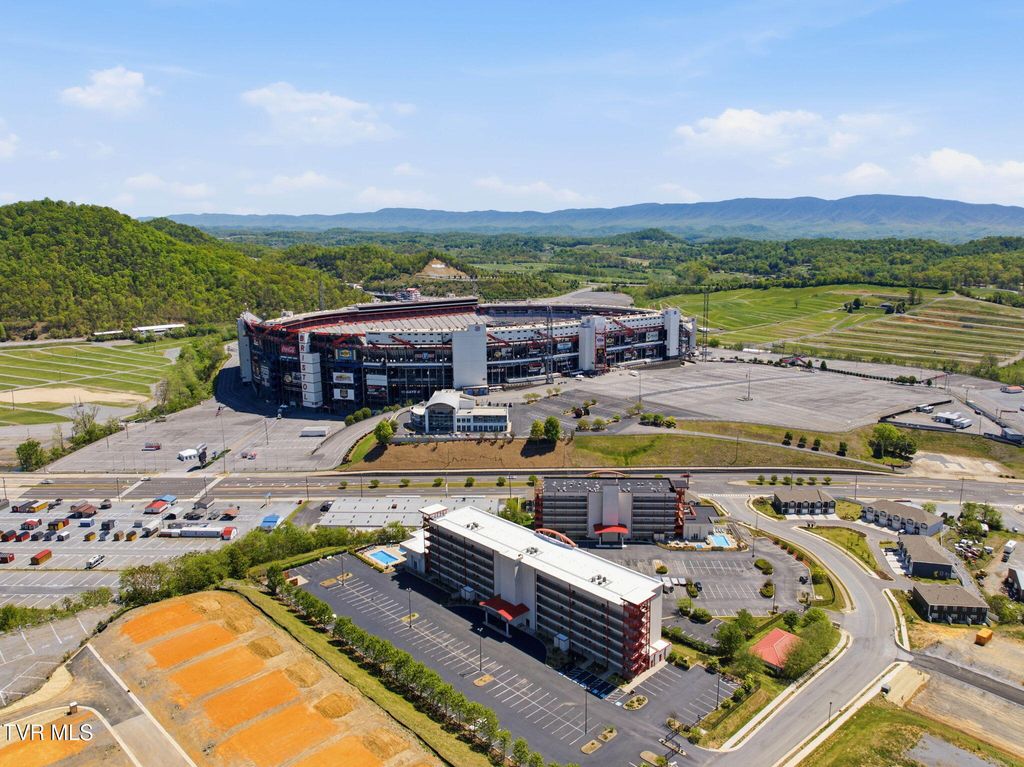 Photo of 210 Raceday Center Drive #Unit 1107, Bristol, TN 37620 (MLS # 9994310)