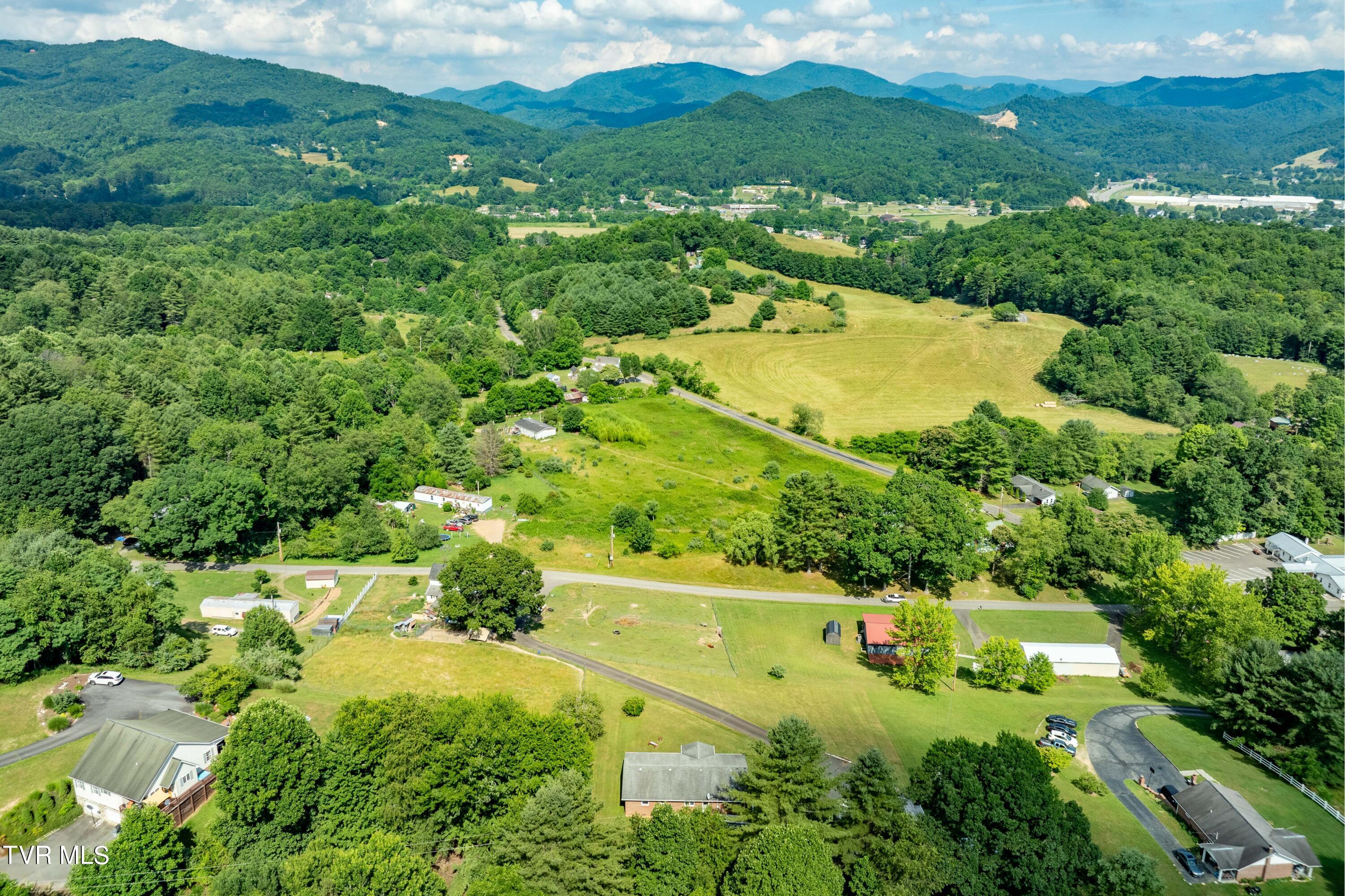 199 Crowder Road, Mountain City, Tennessee image 40