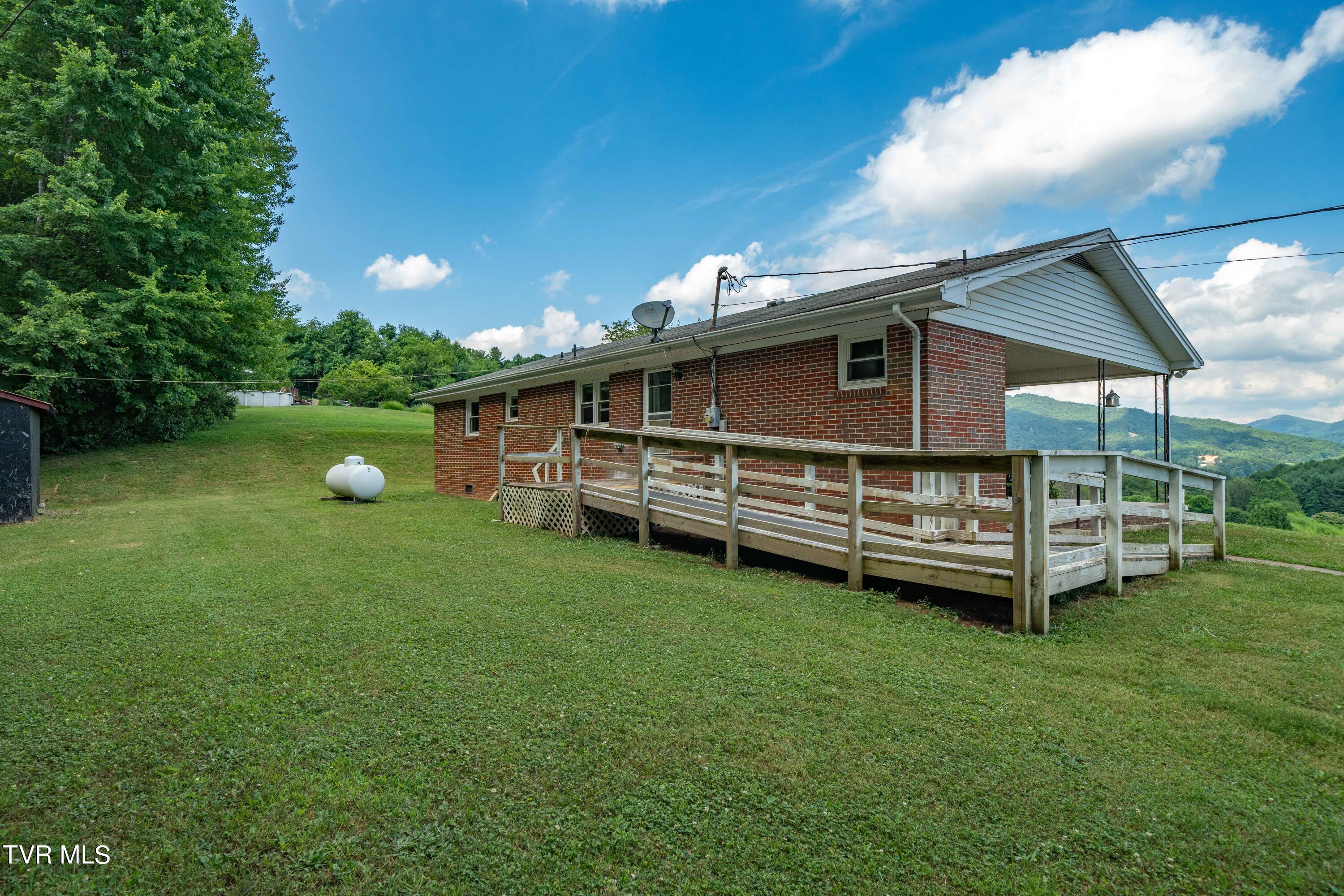 199 Crowder Road, Mountain City, Tennessee image 21