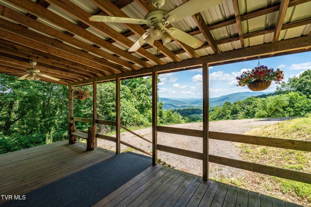 Photo of 311 Old Dyer Farm Private Lane, Mountain City, TN 37683 (MLS # 10000089)