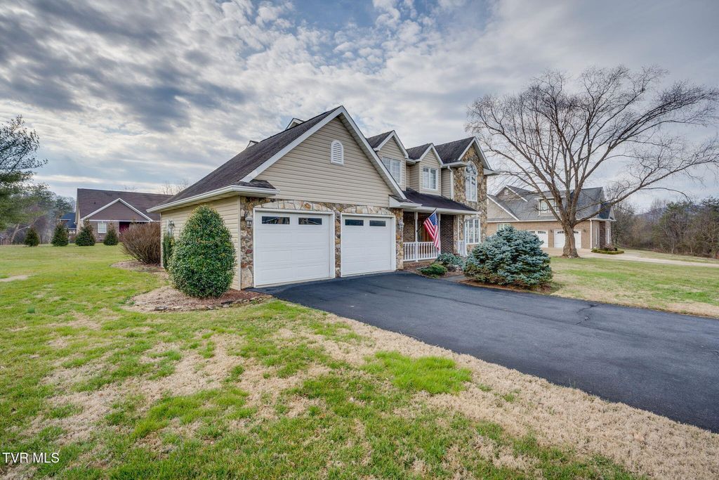 Photo of 115 Wedgewood Circle, Elizabethton, TN 37643 (MLS # 9991866)
