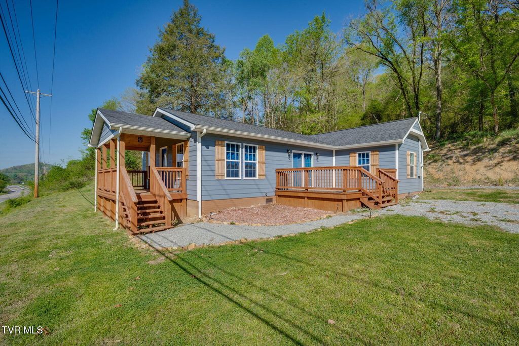 Photo of 633 Bristol Highway, Gate City, VA 24251 (MLS # 9994021)