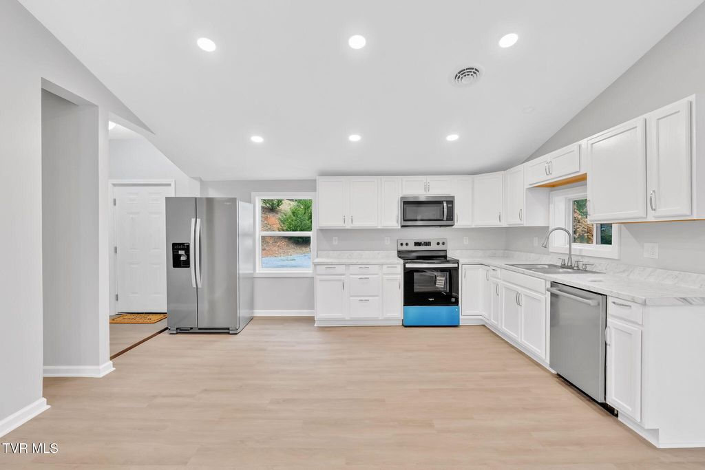 Photo of 1592 Allison Road, Piney Flats, TN 37686 (MLS # 9988031)