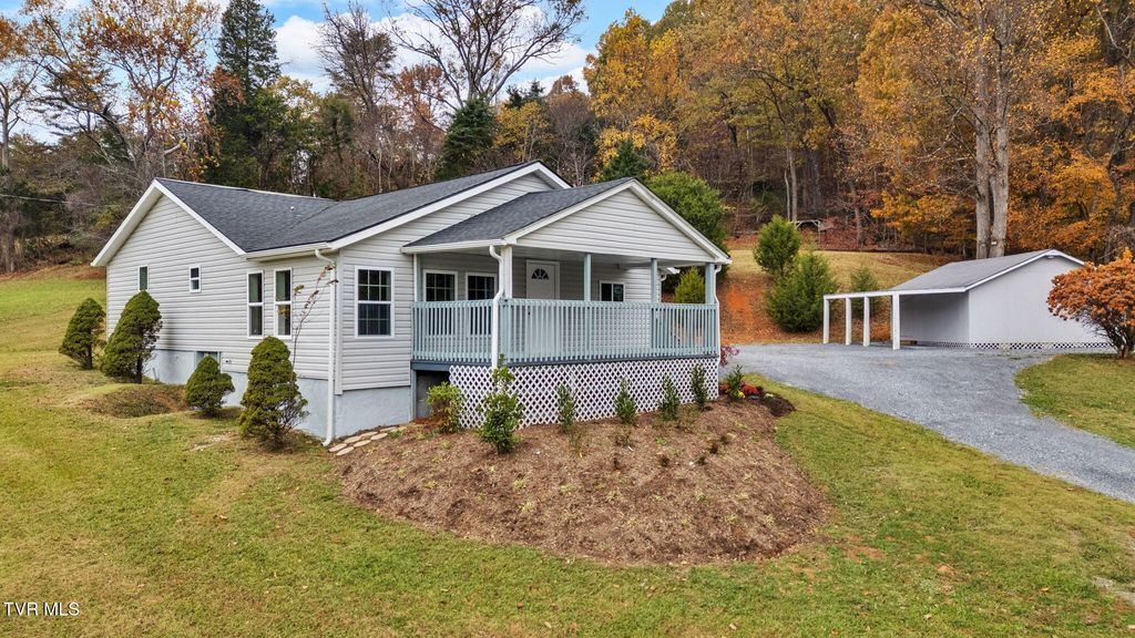 Photo of 1592 Allison Road, Piney Flats, TN 37686 (MLS # 9988031)