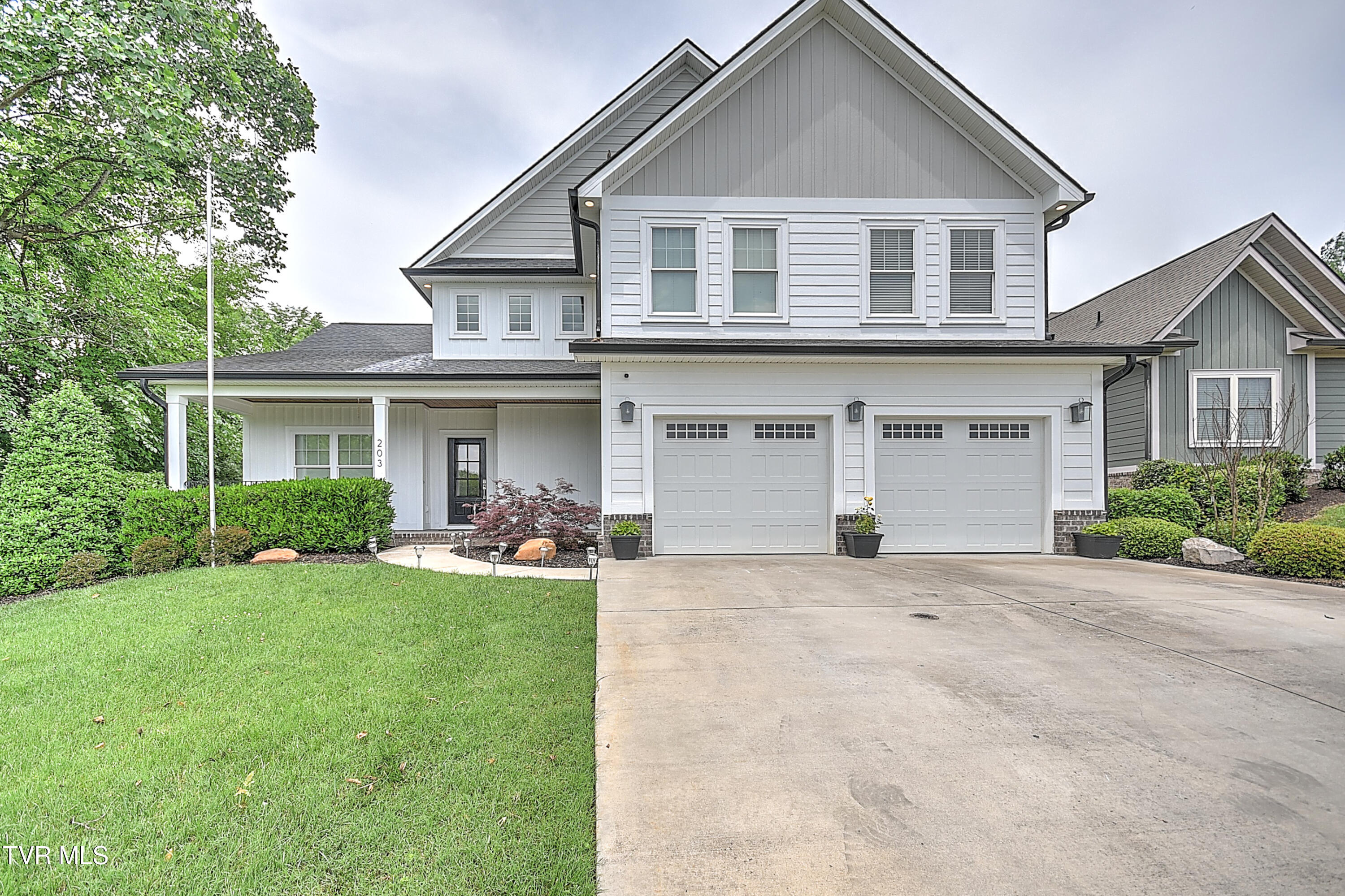 203 Riverwatch Circle, Kingsport, Tennessee image 2