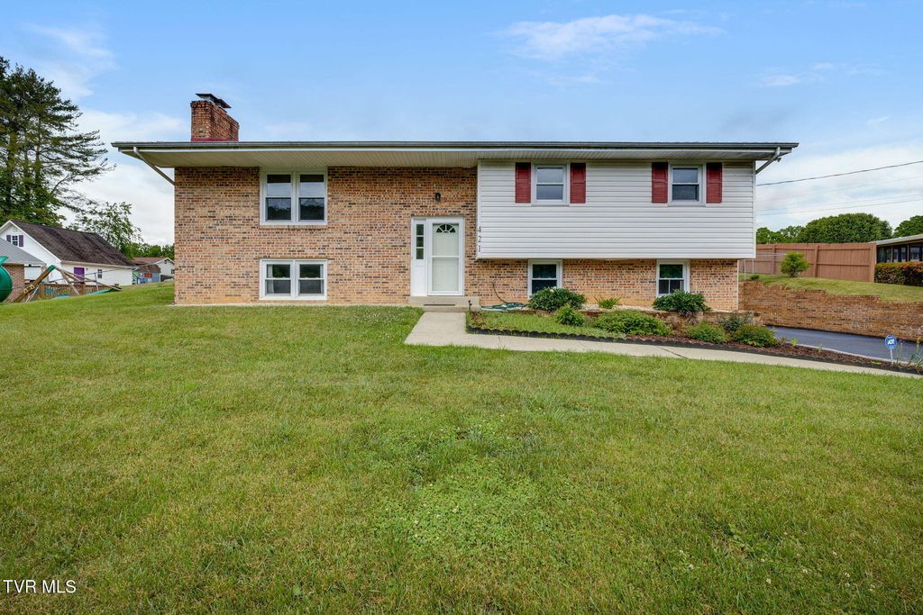 Photo of 421 Mount Area Drive, Bristol, TN 37620 (MLS # 9995243)