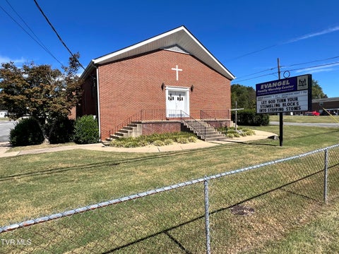 Photo of 1928 Bloomingdale Road, Kingsport, TN 37660 (MLS # 10001628)