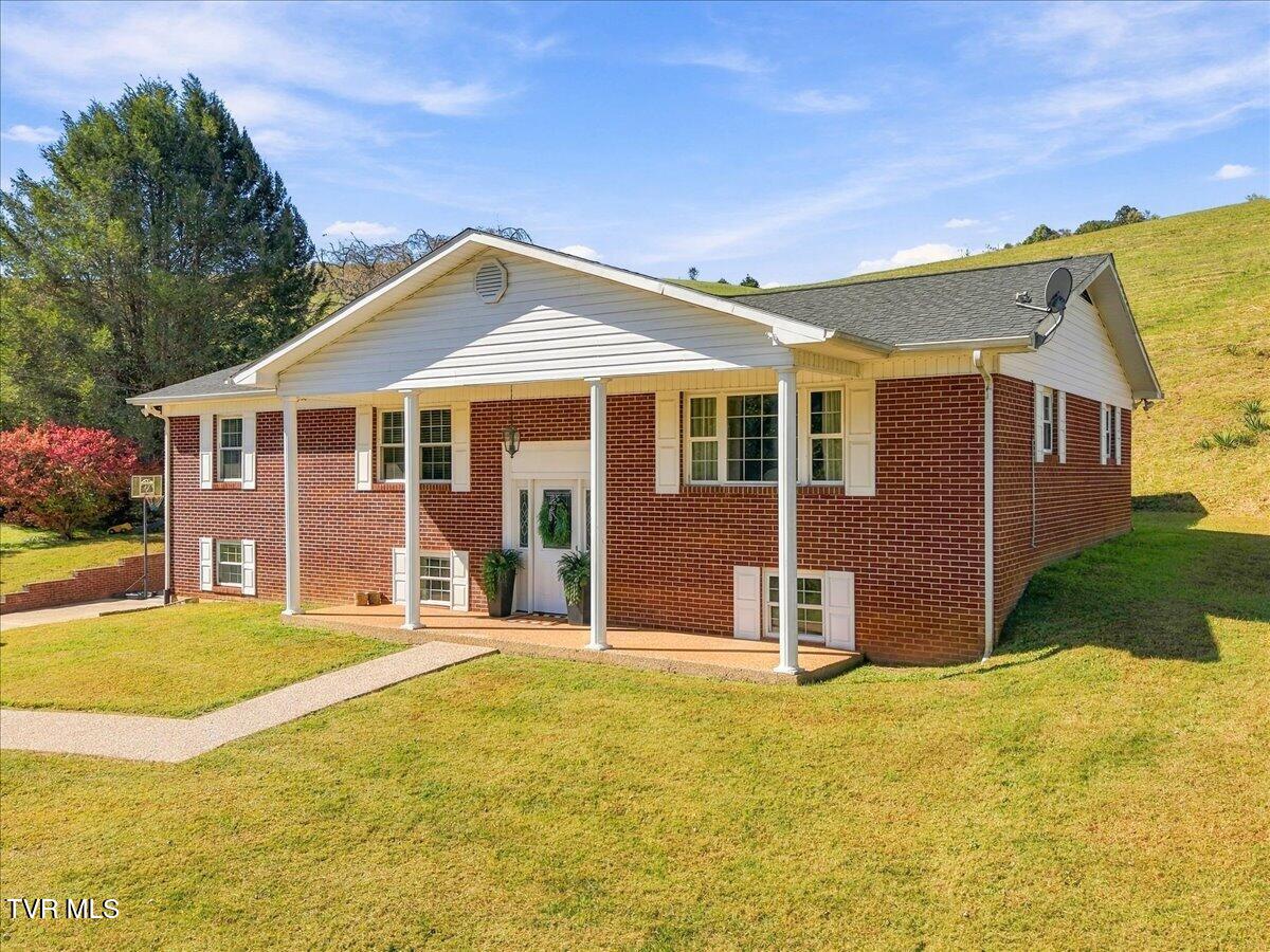 216 Ron Trent Road