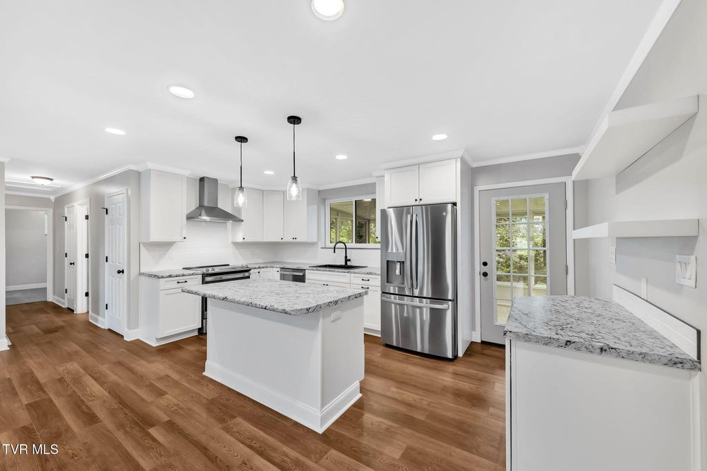 Photo of 412 Bays Cove Trail, Kingsport, TN 37660 (MLS # 9982981)