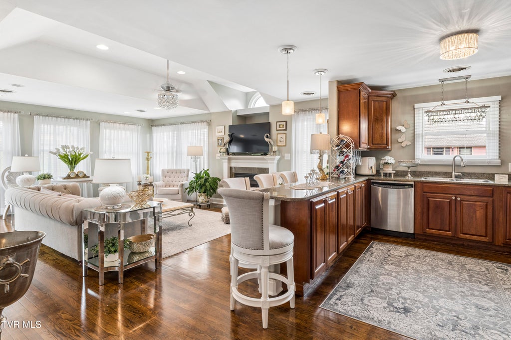Photo of 15 Palisades Pointe #15, Johnson City, TN 37601 (MLS # 9996207)