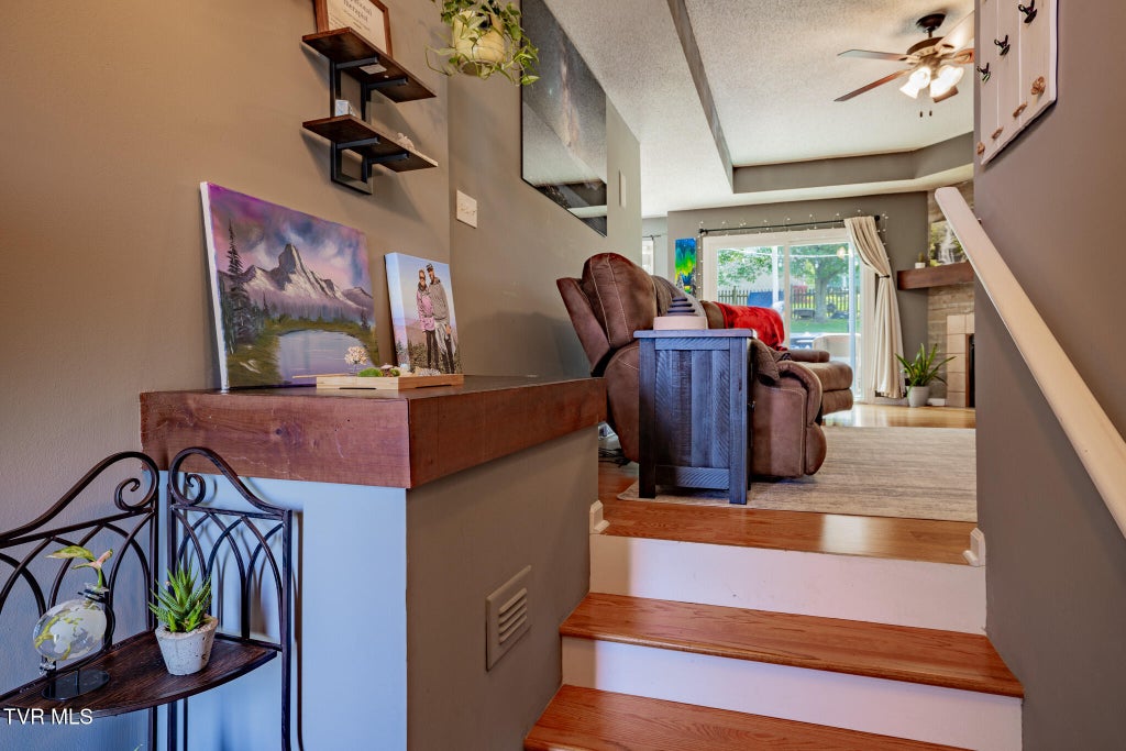 Photo of 606 Steeplechase Drive, Johnson City, TN 37601 (MLS # 9997342)