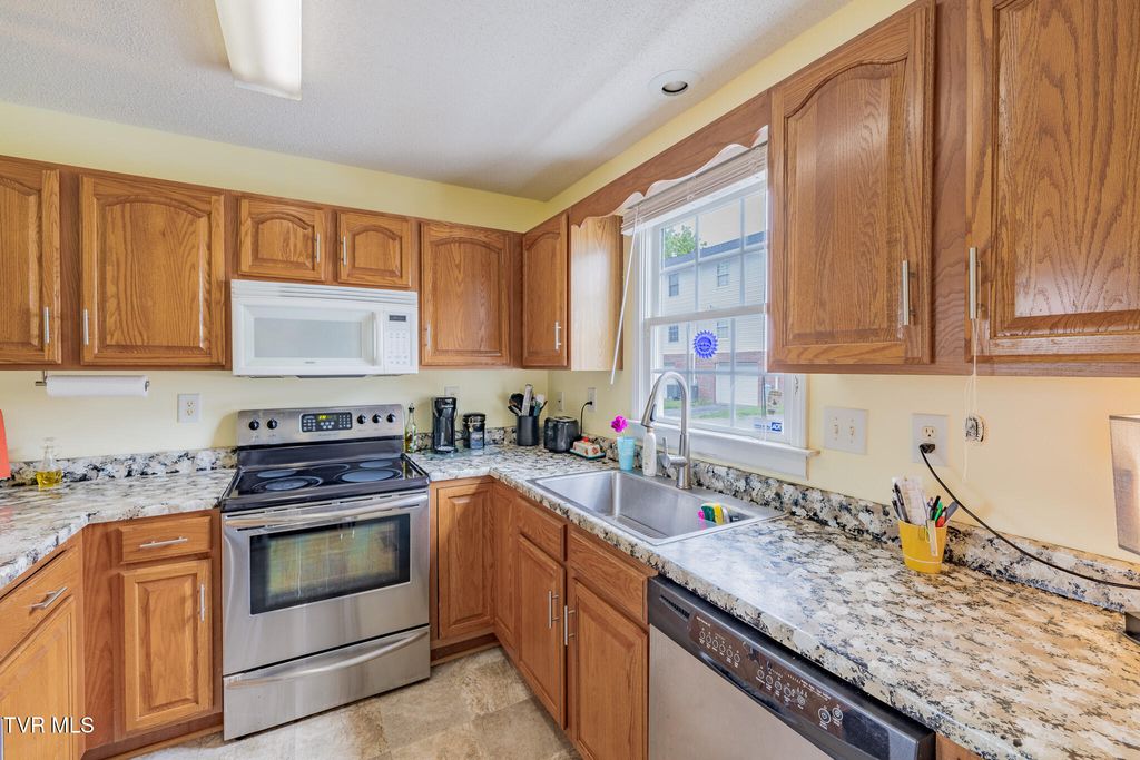 Photo of 152 Gray Station Road #Apt 40, Gray, TN 37615 (MLS # 9995221)