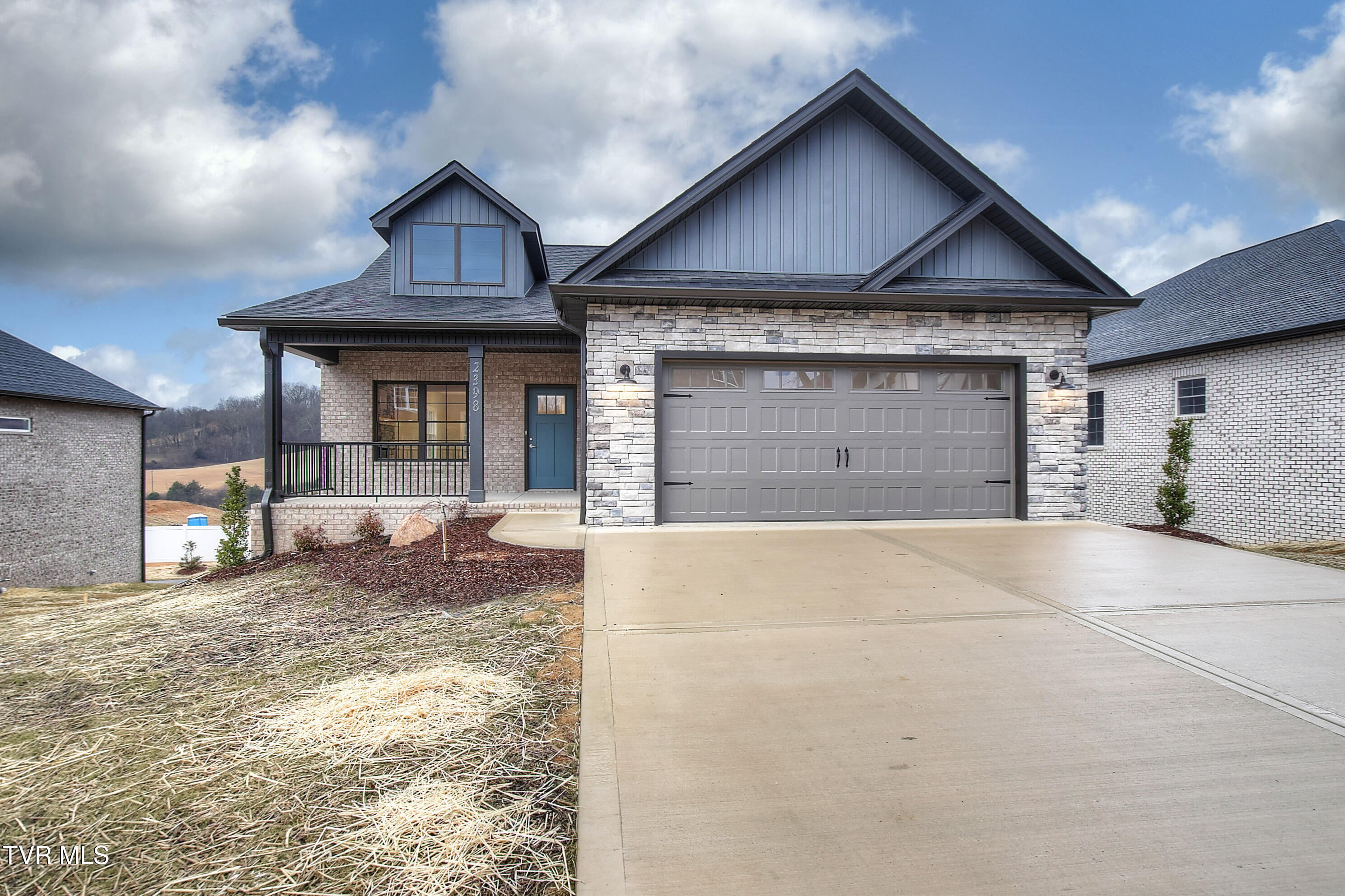 2398 Haystack Circle, Piney Flats, Tennessee image 1