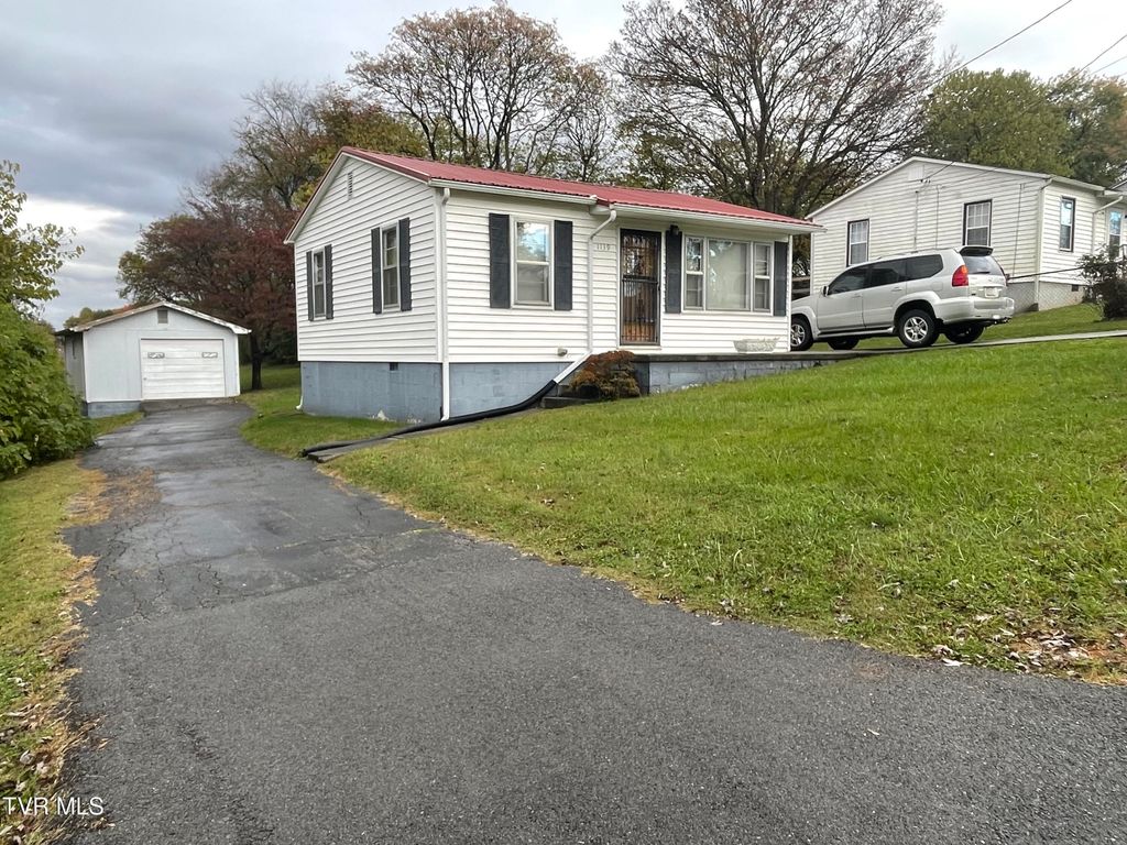 Photo of 1139 Harrell Street, Morristown, TN 37814 (MLS # 9990196)