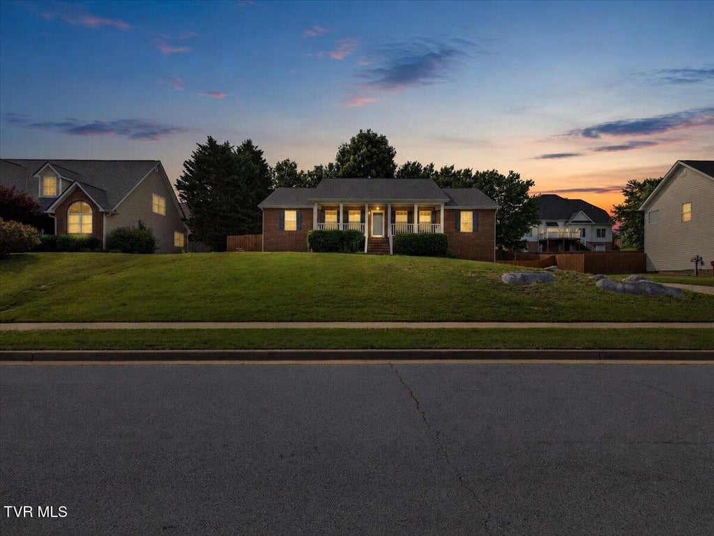 Photo of 107 Lee Carter Drive, Johnson City, TN 37601 (MLS # 9996872)