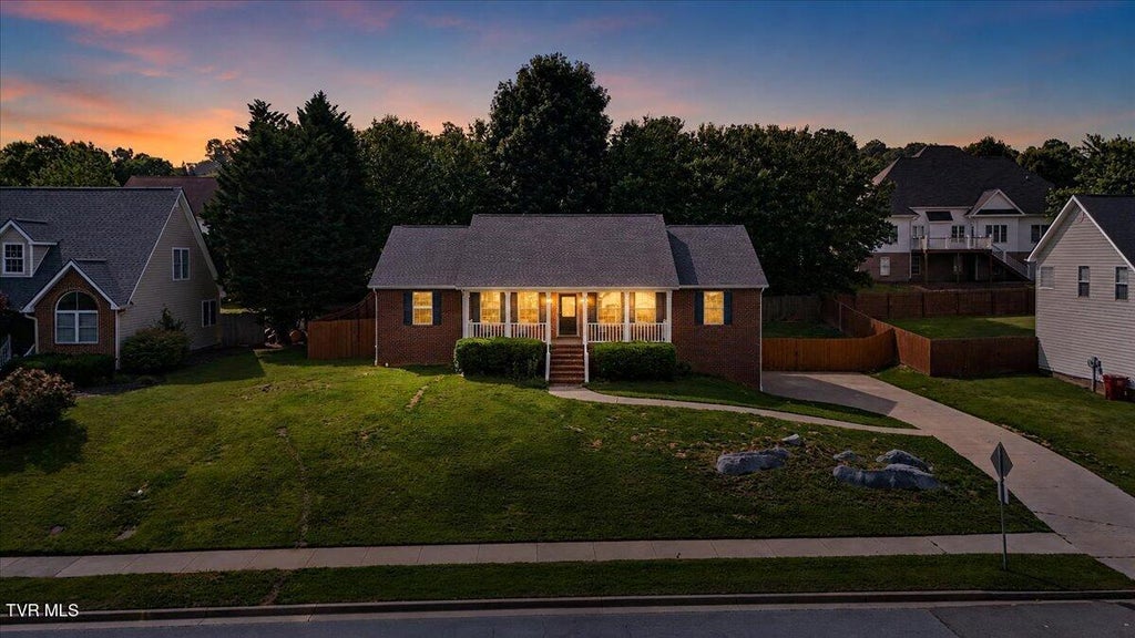 Photo of 107 Lee Carter Drive, Johnson City, TN 37601 (MLS # 9996872)