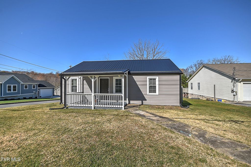 Photo of 2709 Broad Street, Bristol, TN 37620 (MLS # 9988293)
