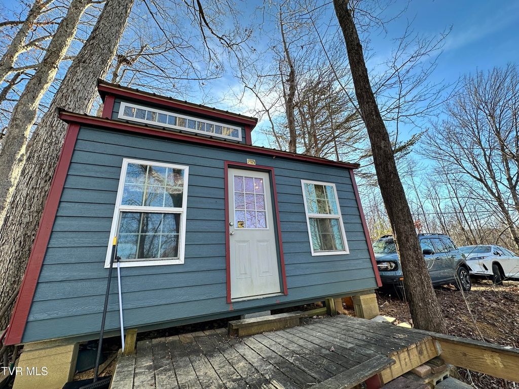 Photo of 125 Locust Winds Drive, Elizabethton, TN 37643 (MLS # 9989814)