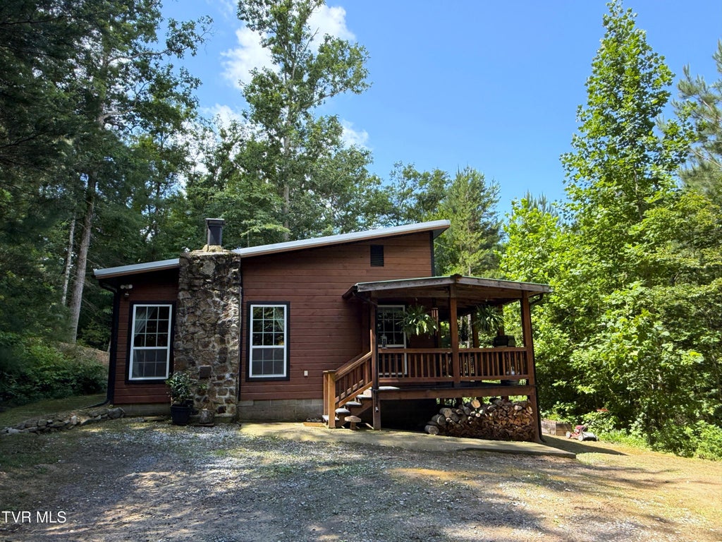 Photo of 438 Country Square Road, Newport, TN 37821 (MLS # 9997975)
