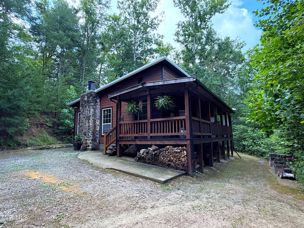Photo of 438 Country Square Road, Newport, TN 37821 (MLS # 9997975)