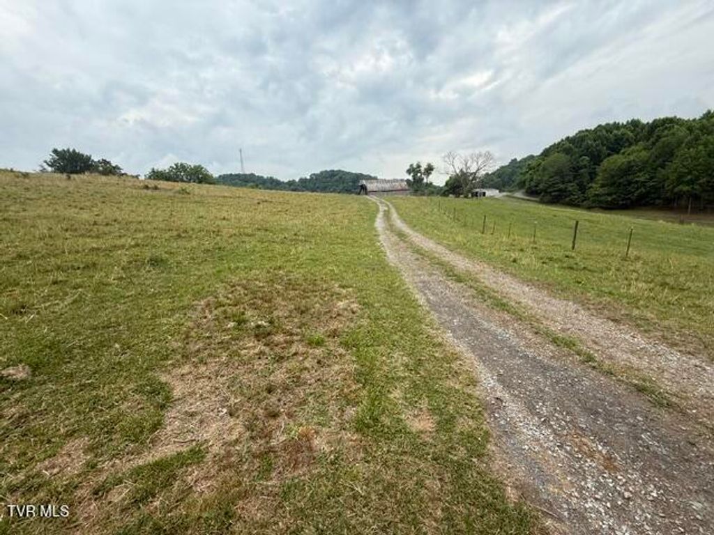 Photo of Tbd Summer Sound Road, Piney Flats, TN 37686 (MLS # 9995737)