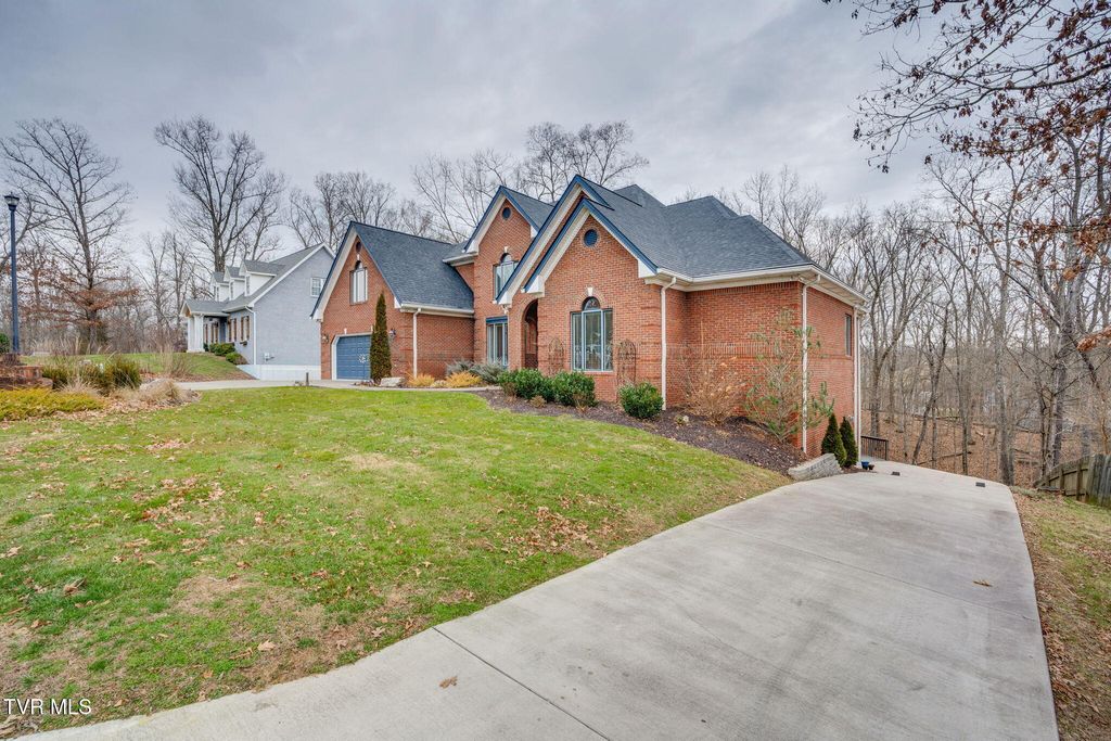 Photo of 1817 Buckingham Court, Kingsport, TN 37660 (MLS # 9989984)