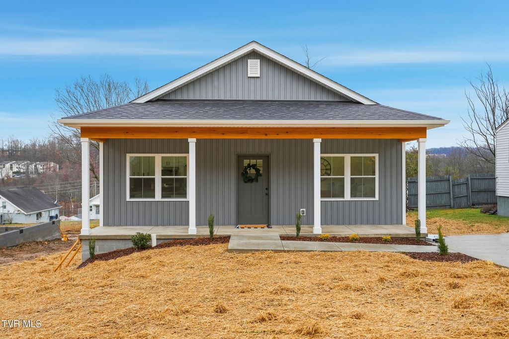 Photo of 389 Wallace Pike, Bristol, VA 24201 (MLS # 9994632)