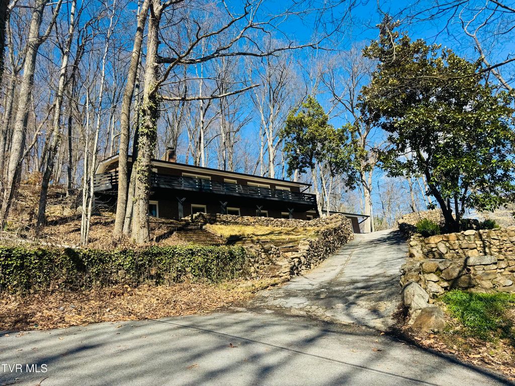 Photo of 2 Rovan Court, Johnson City, TN 37601 (MLS # 9992315)