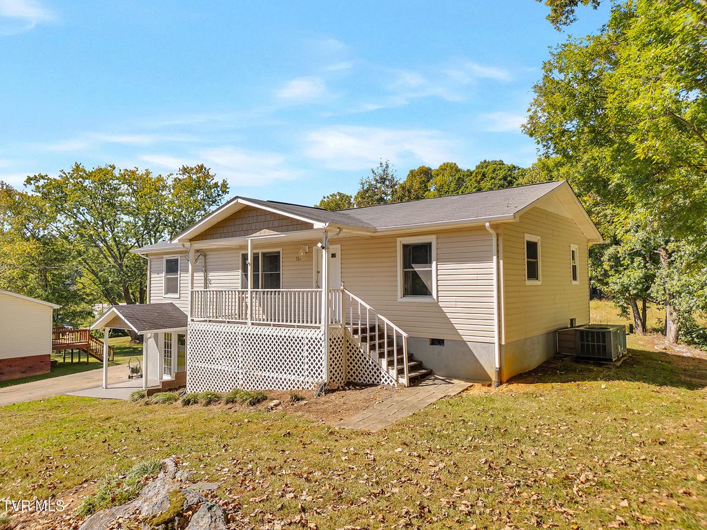 Photo of 123 Hallborough Drive, Jonesborough, TN 37659 (MLS # 9991585)