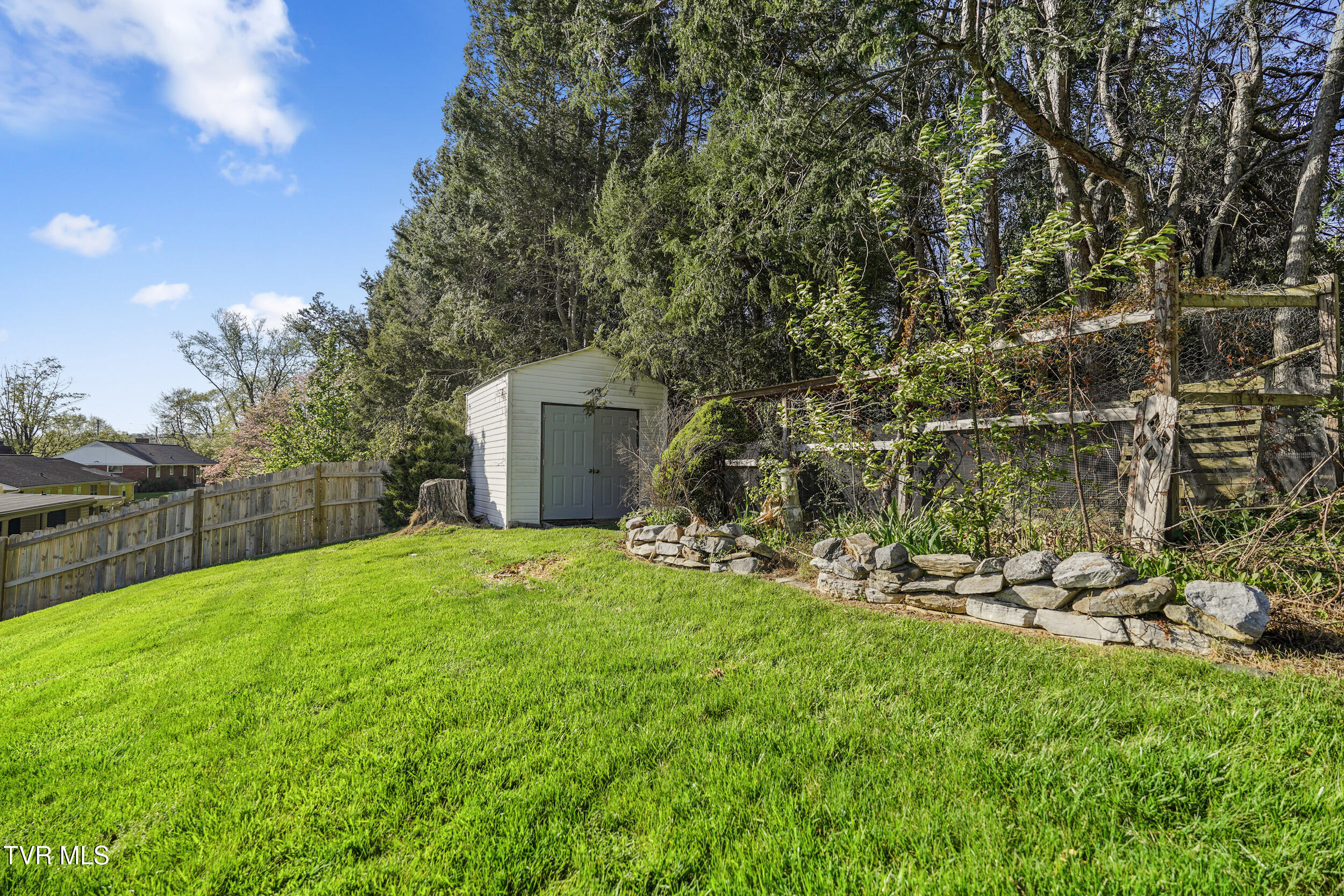 610 Pine Hill Road, Elizabethton, Tennessee image 10