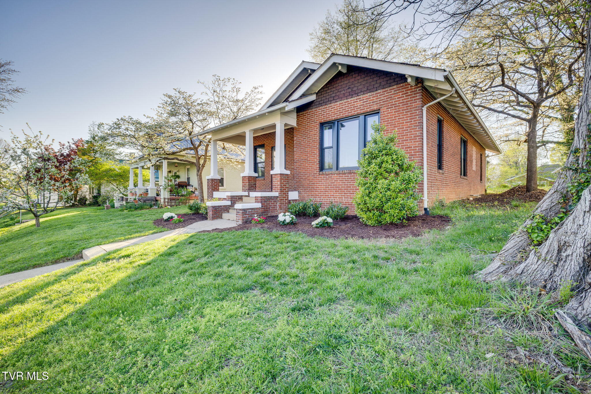 211 Chilhowie Avenue, Johnson City, Tennessee image 5