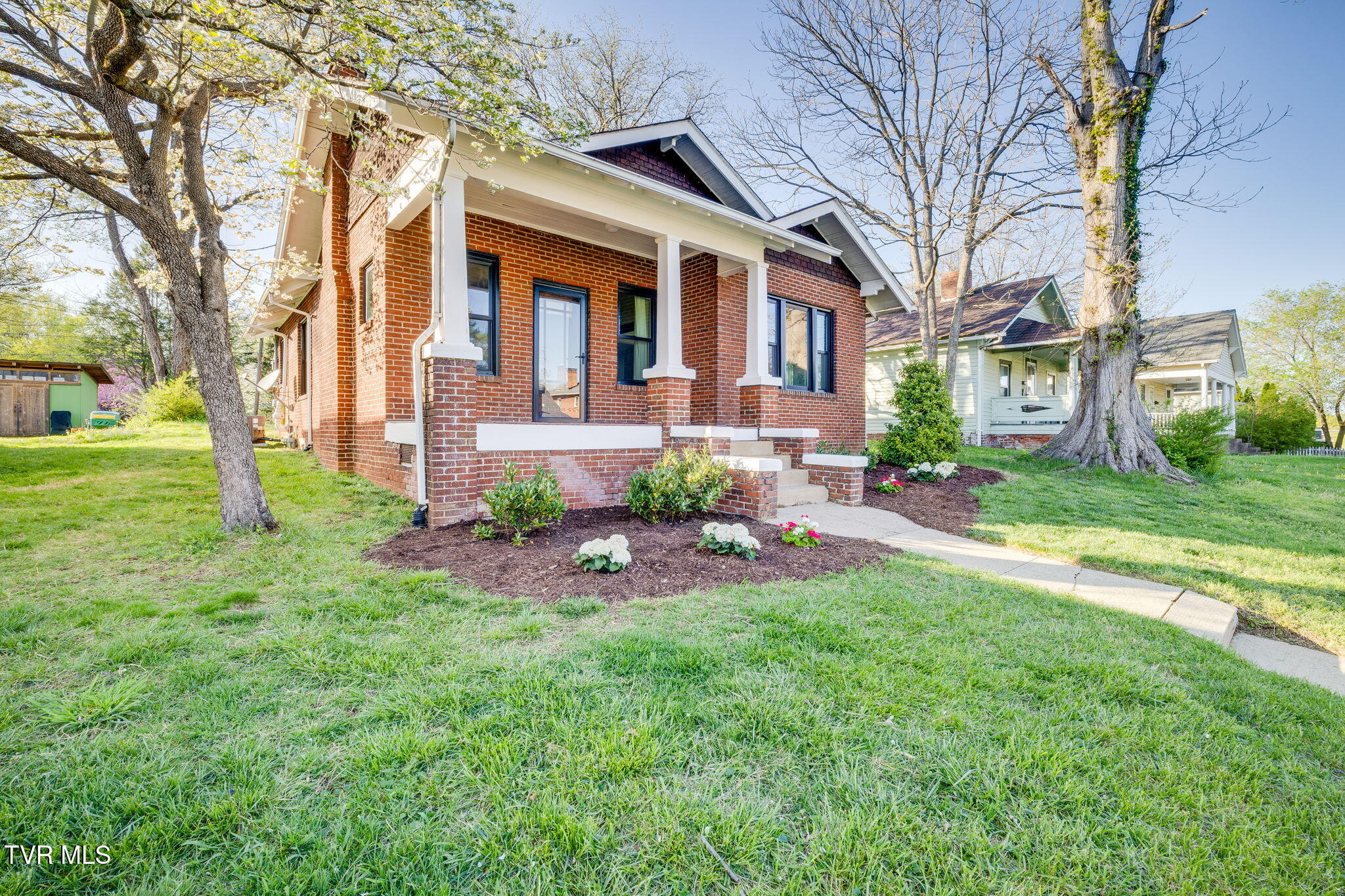 211 Chilhowie Avenue, Johnson City, Tennessee image 4