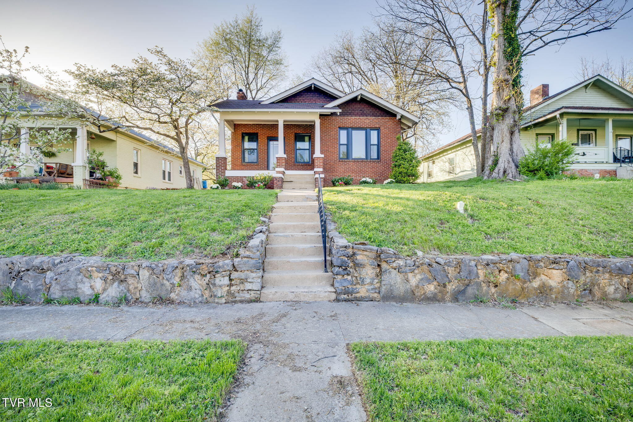 211 Chilhowie Avenue, Johnson City, Tennessee image 3