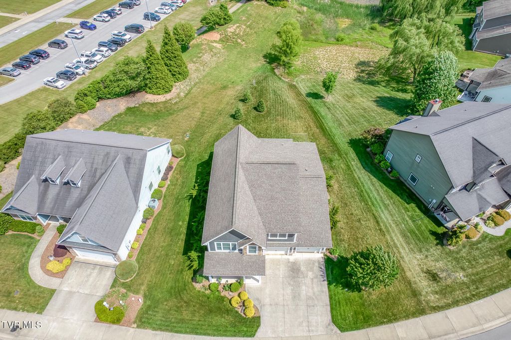 Photo of 2409 Edinburgh Channel Road, Kingsport, TN 37664 (MLS # 9995546)