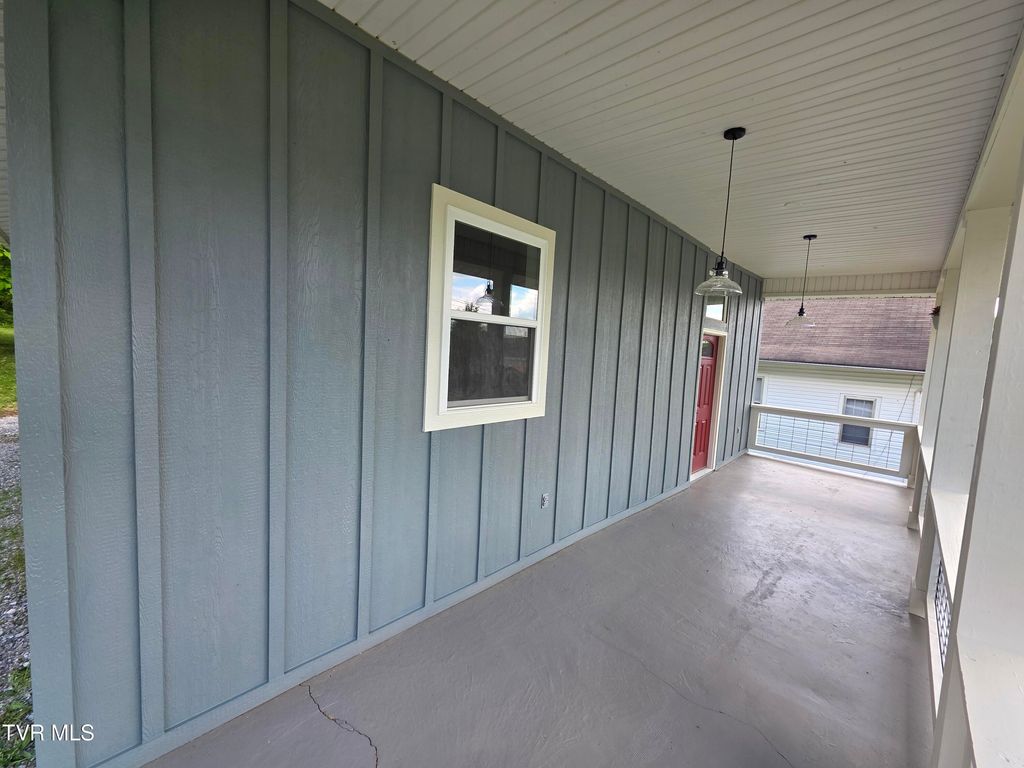 Photo of 104 Henry Street, Greeneville, TN 37743 (MLS # 9994781)