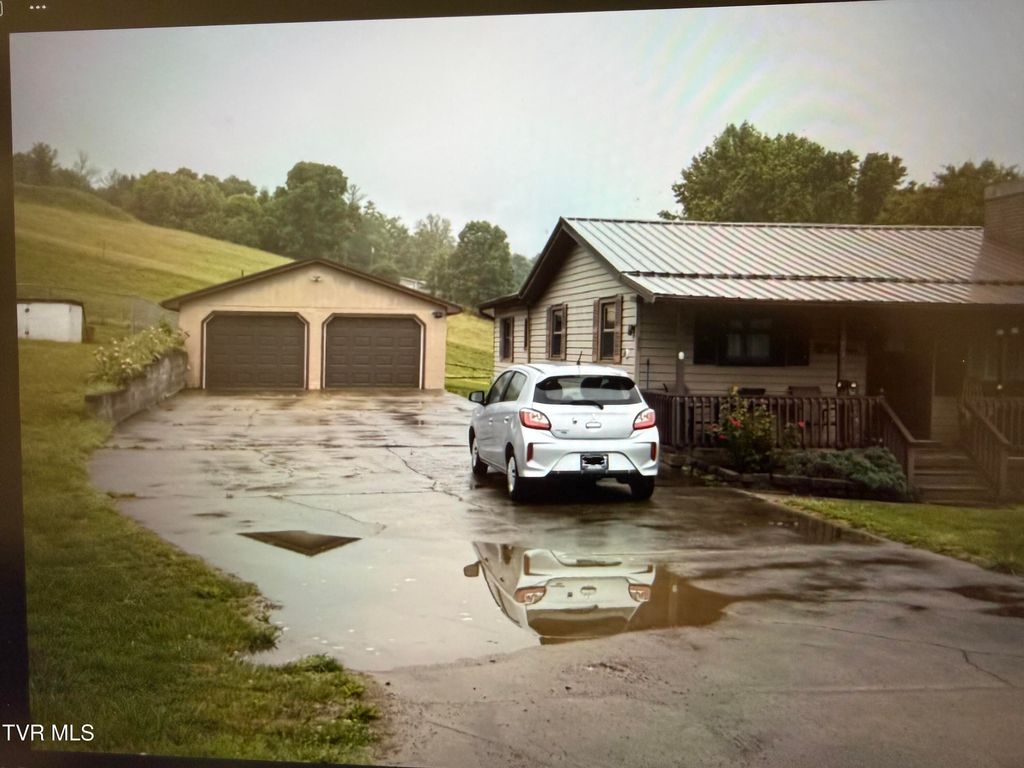 Photo of 241 Donald Broyles Road, Chuckey, TN 37641 (MLS # 9995048)
