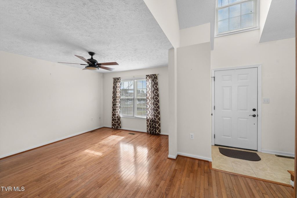 Photo of 127 Smartview Lane #127, Abingdon, VA 24210 (MLS # 9991563)