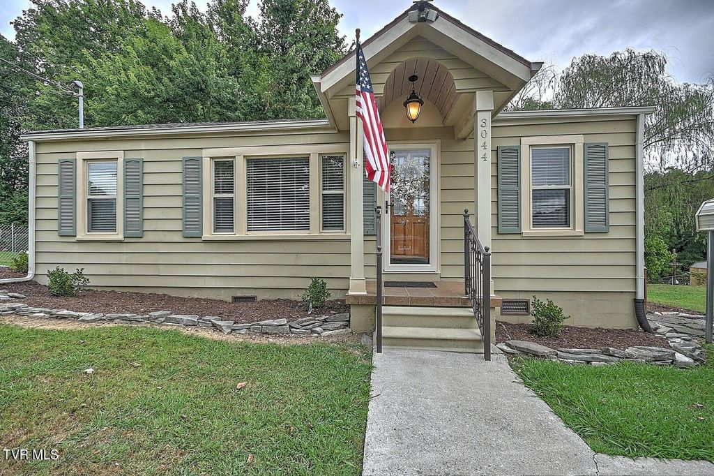 Photo of 3044 Lowrance Drive, Kingsport, TN 37660 (MLS # 9992117)