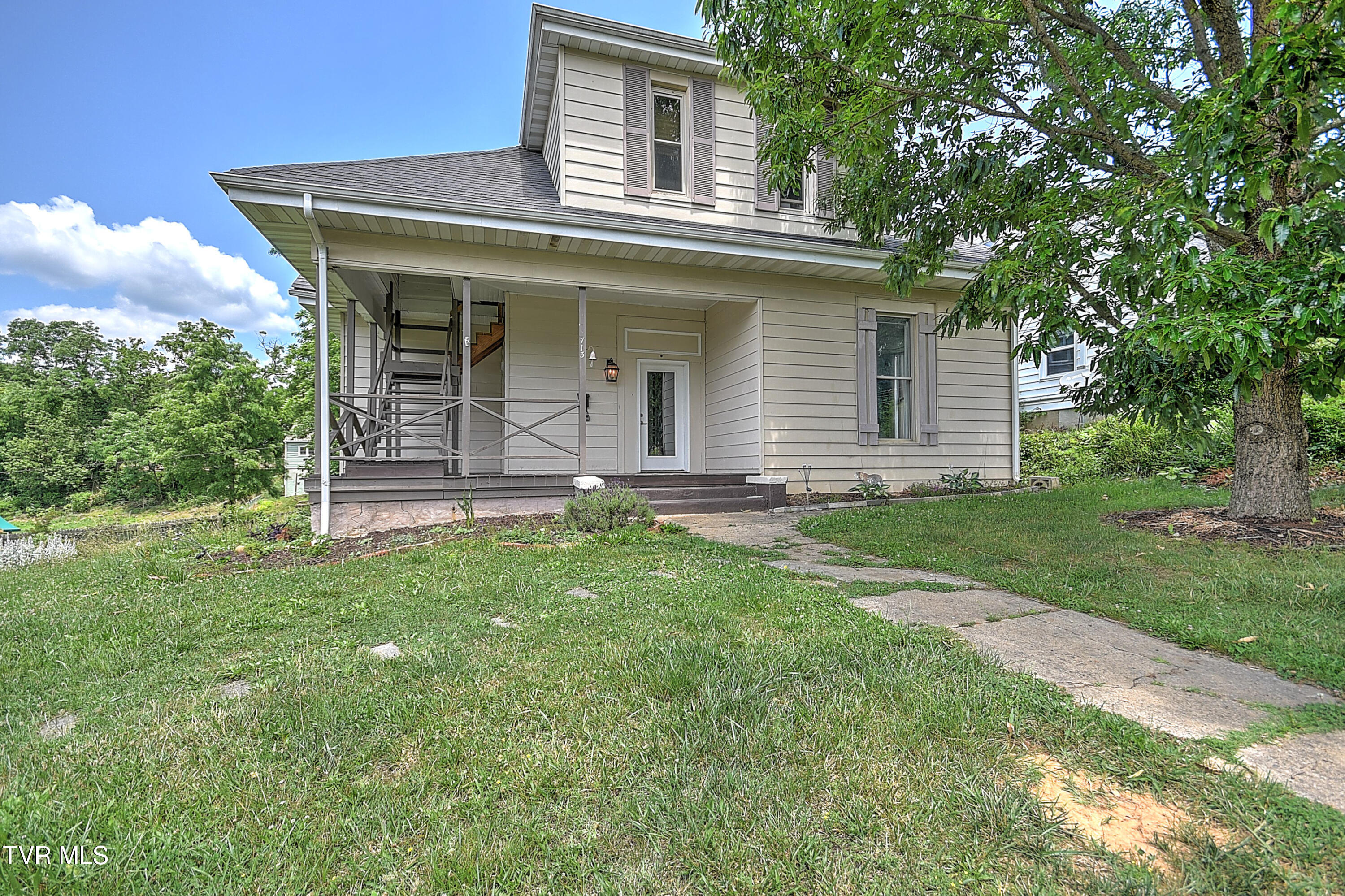 713 Ash St DB-3