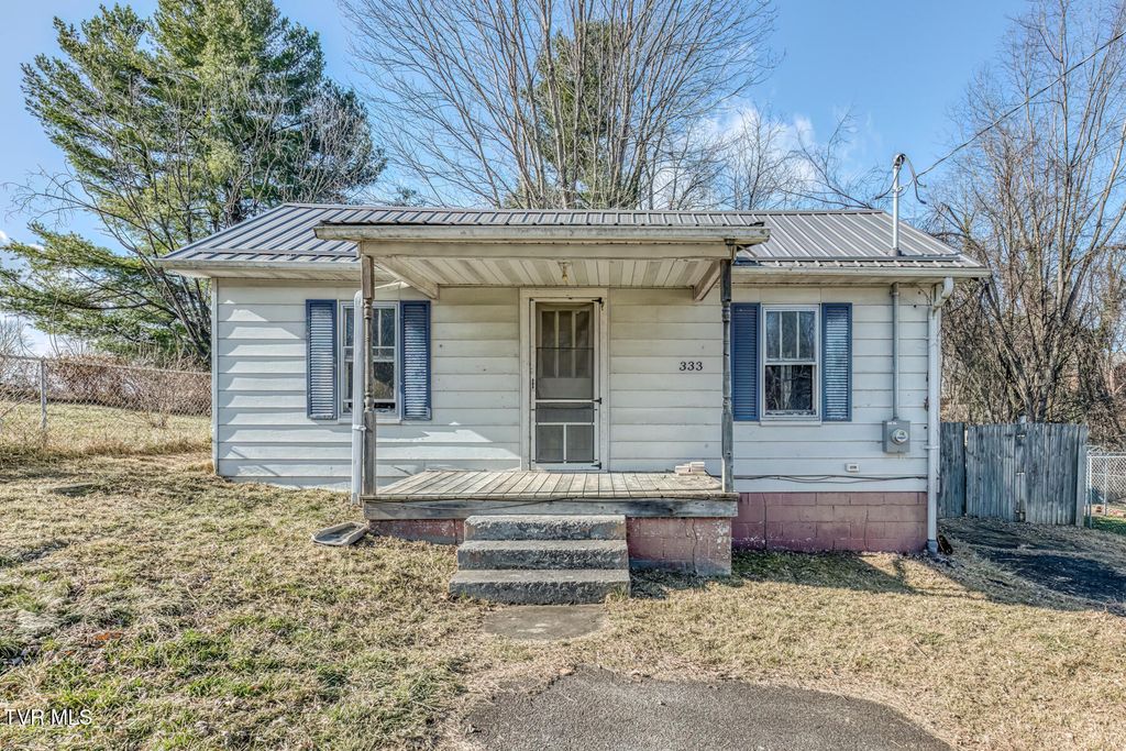 Photo of 333 Fuller Street, Abingdon, VA 24210 (MLS # 9989888)