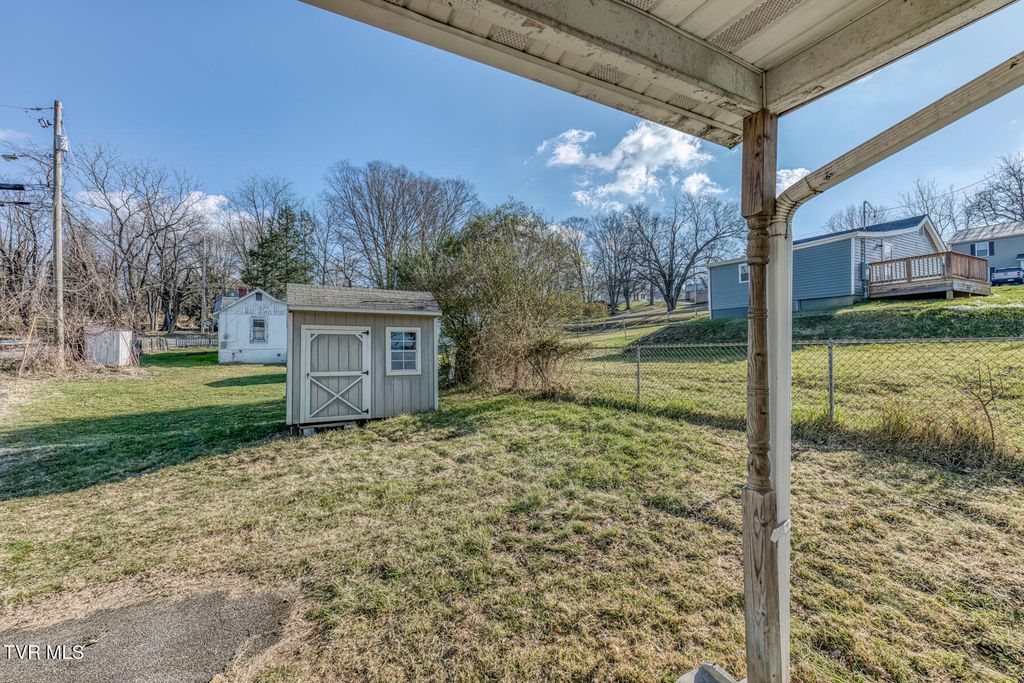 Photo of 333 Fuller Street, Abingdon, VA 24210 (MLS # 9989888)