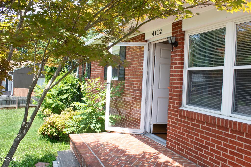 Photo of 4112 Prescott Drive, Johnson City, TN 37601 (MLS # 9997564)