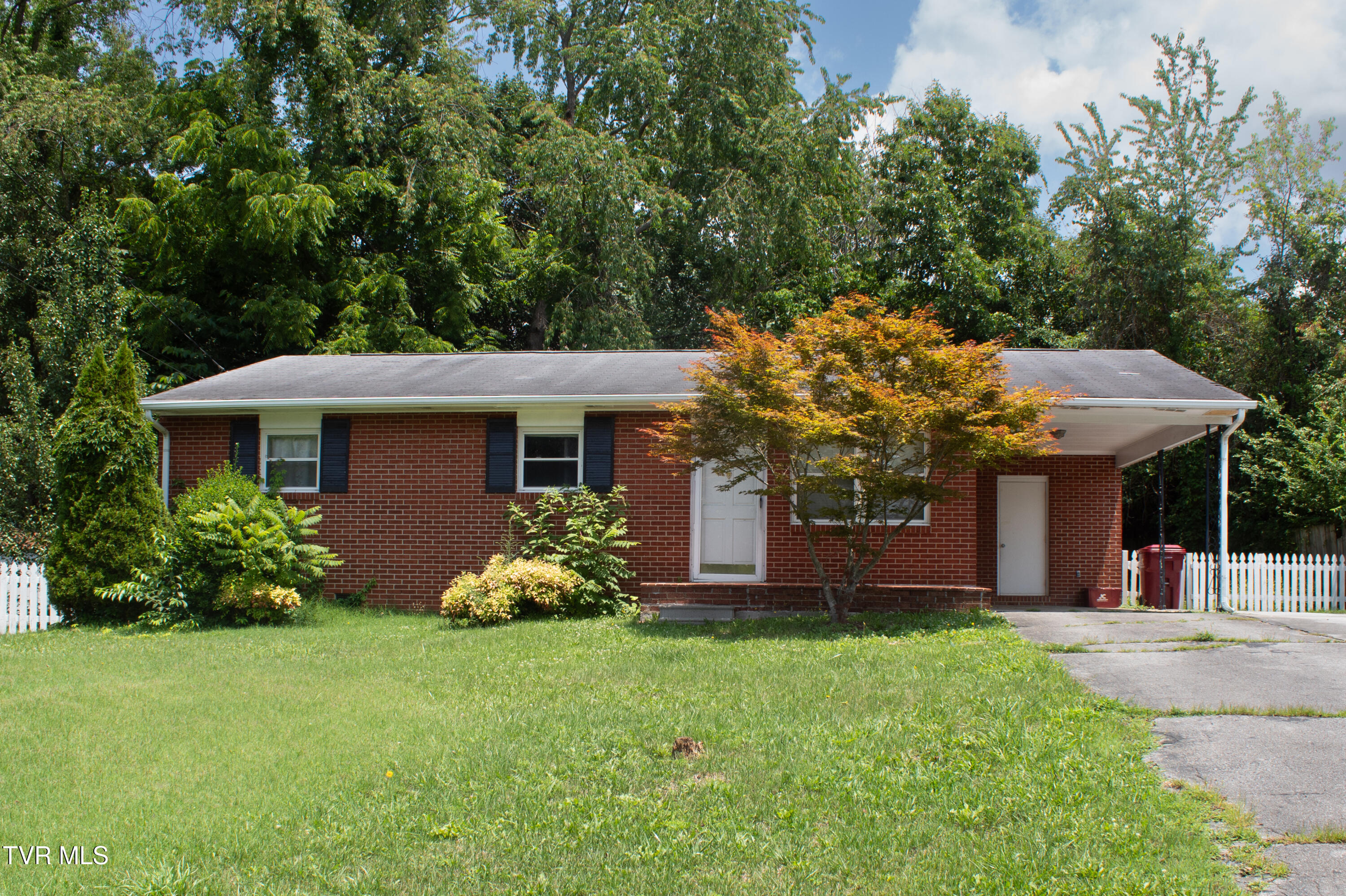 Photo 1 of 15 — 4112 Prescott Drive, Johnson City, TN 37601