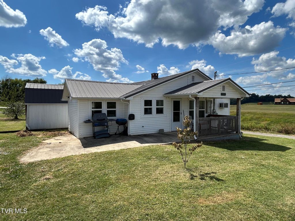 Photo of 479 Pigeon Creek Road, Greeneville, TN 37743 (MLS # 9985321)