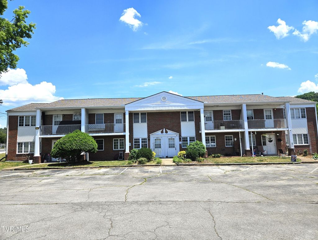 Photo of 800 Locust Street #3, Rogersville, TN 37857 (MLS # 9995802)