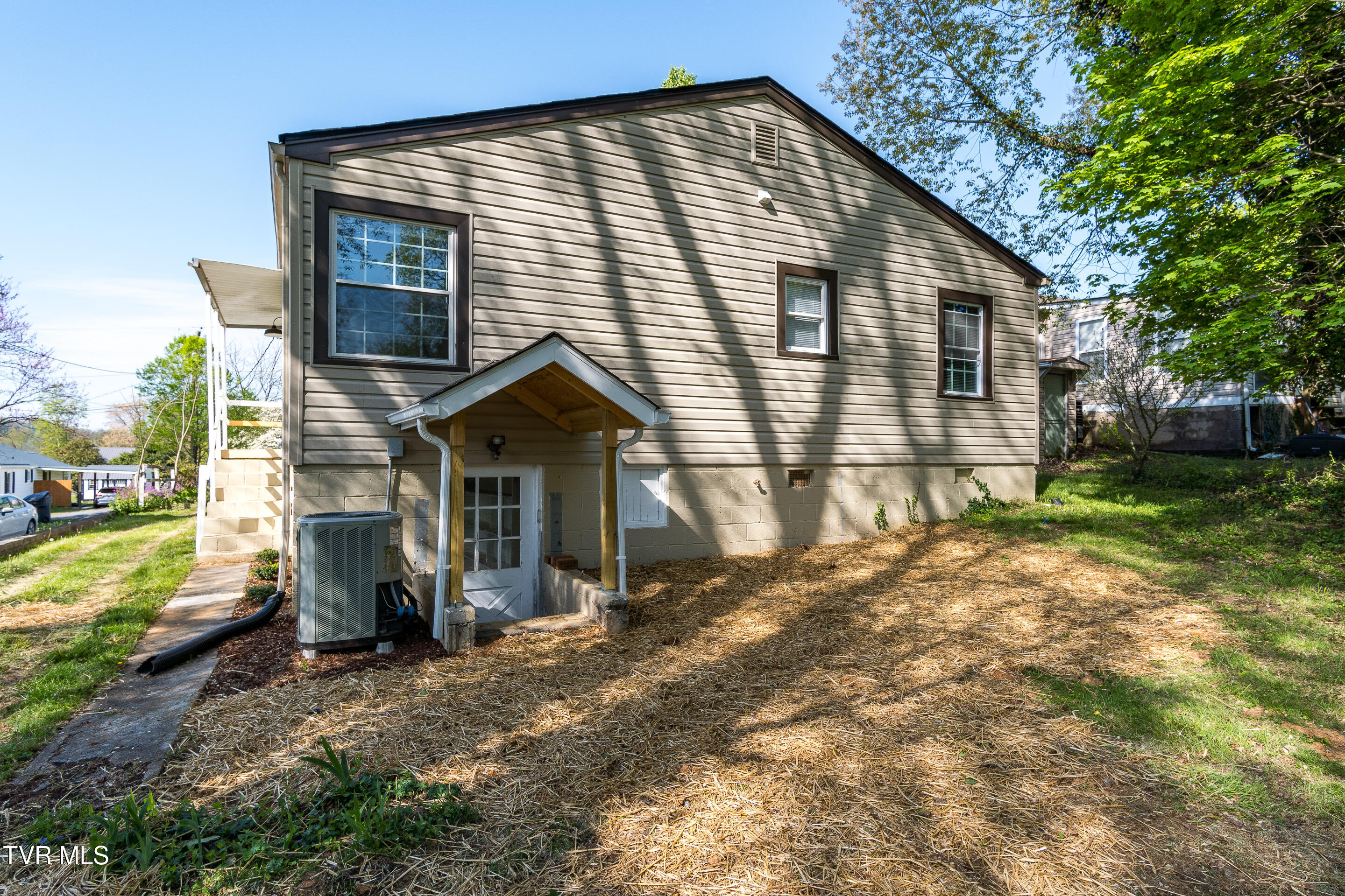 305 Tween Hills Road, Bristol, Tennessee image 9